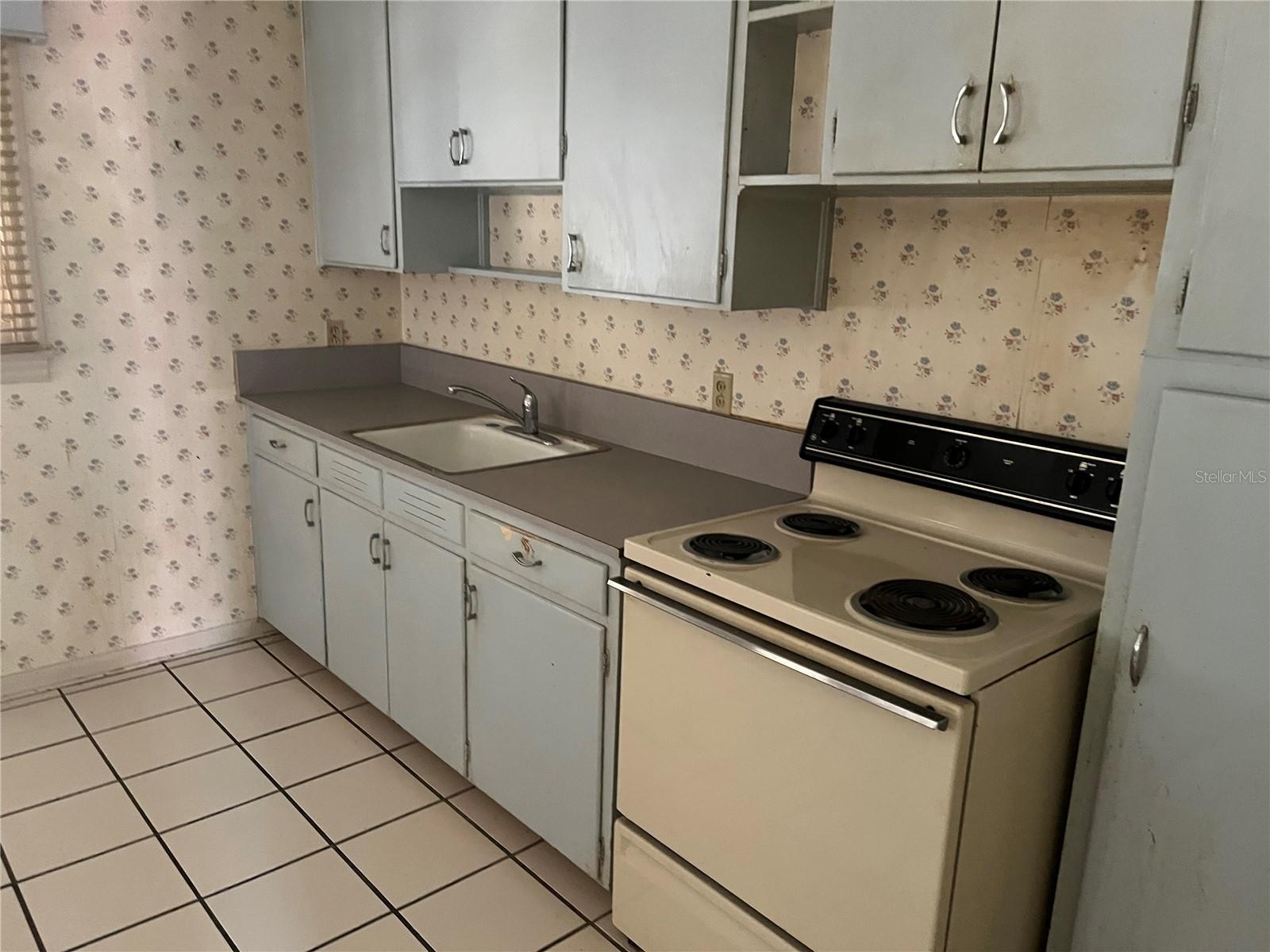 DAVIS & MITCHELLS ADD - Residential