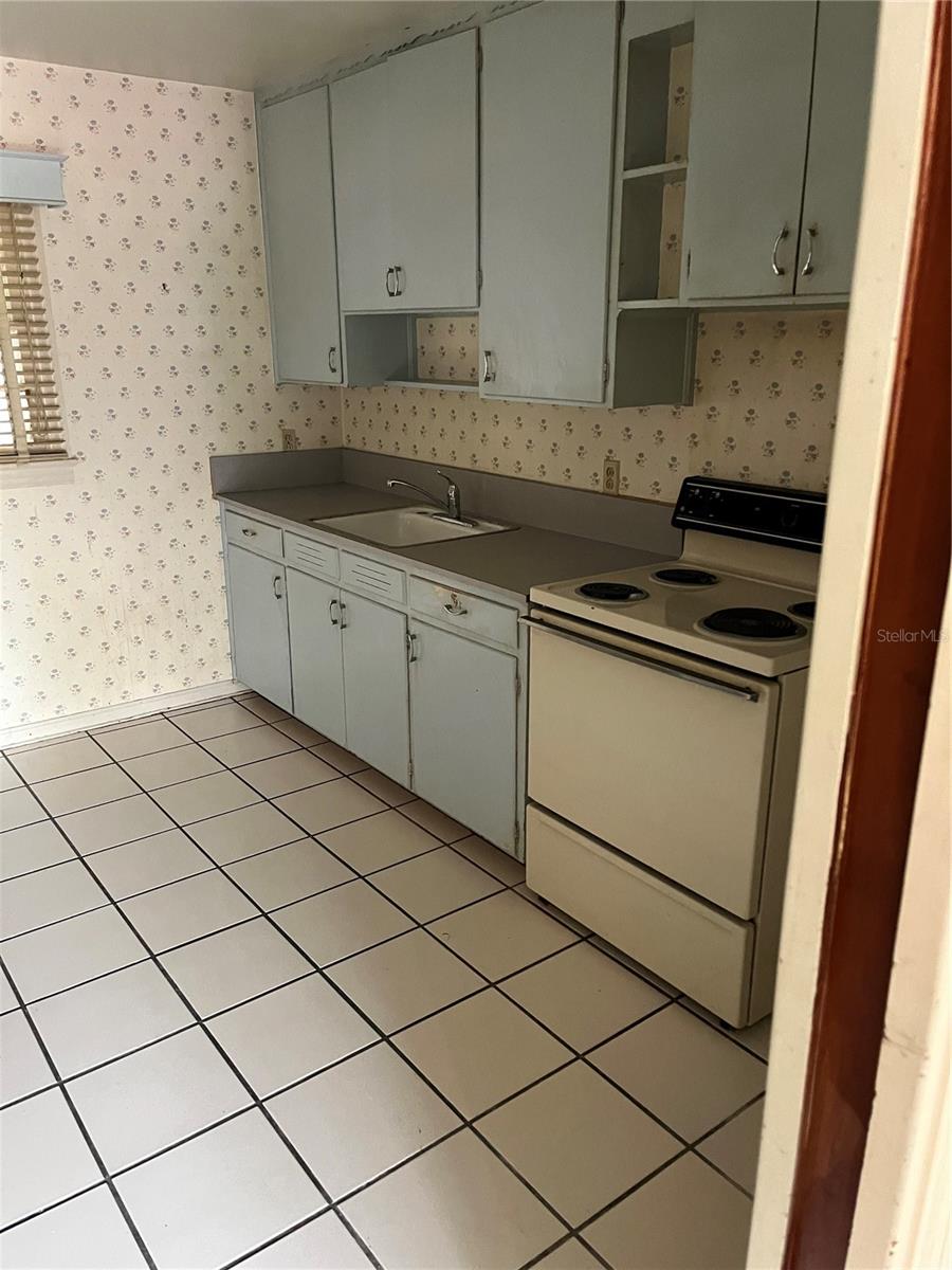 DAVIS & MITCHELLS ADD - Residential
