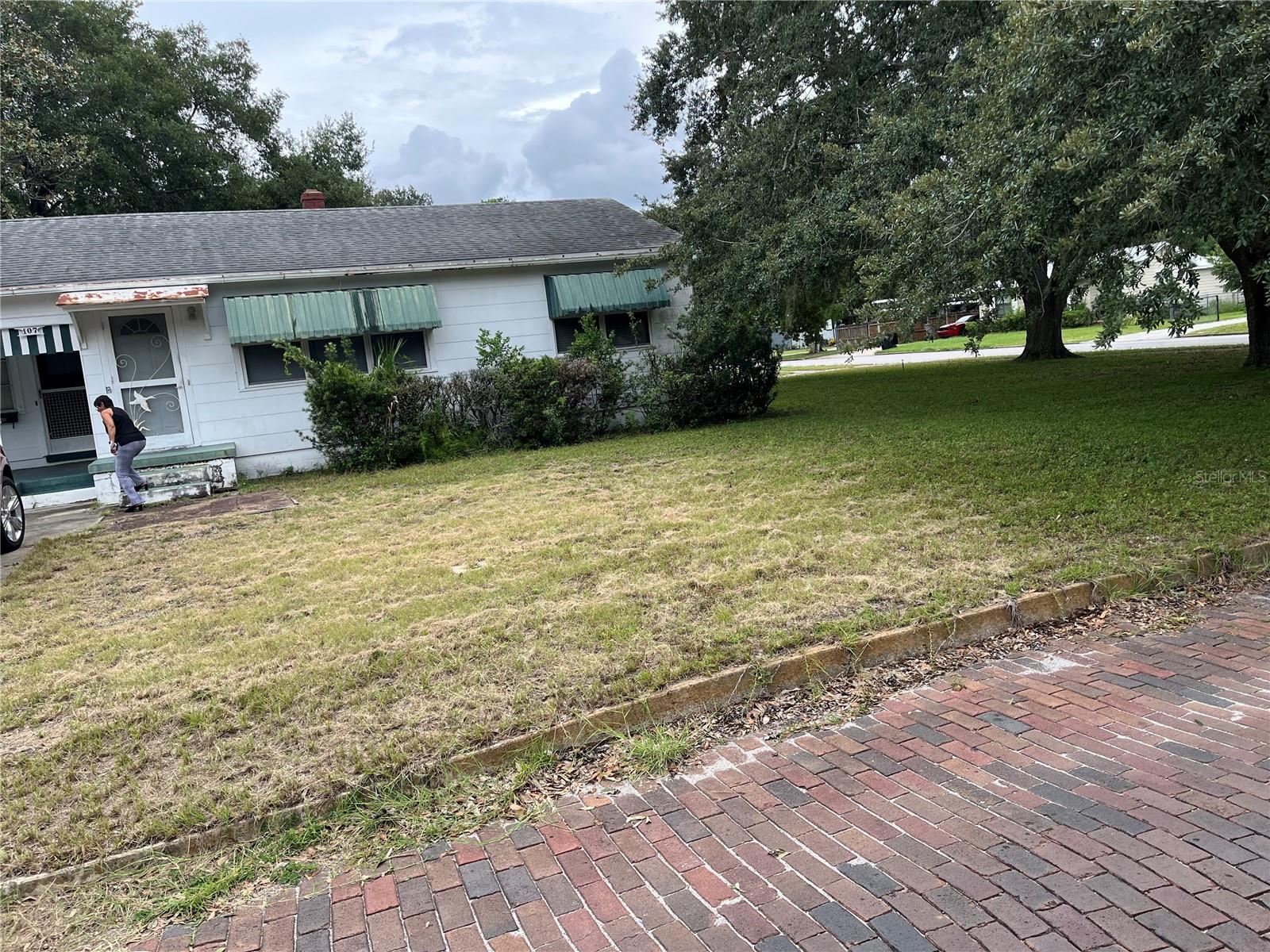DAVIS & MITCHELLS ADD - Residential