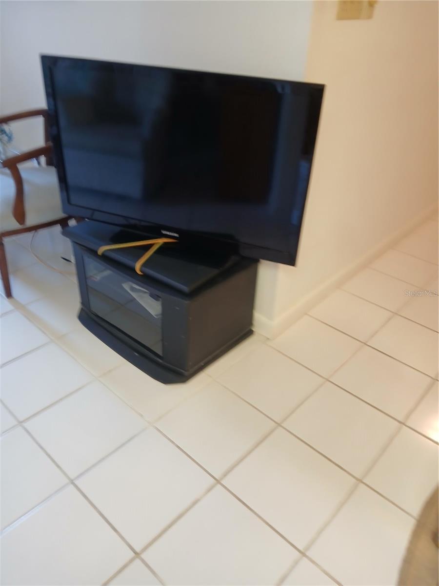 6050 CHESHAM DRIVE 3