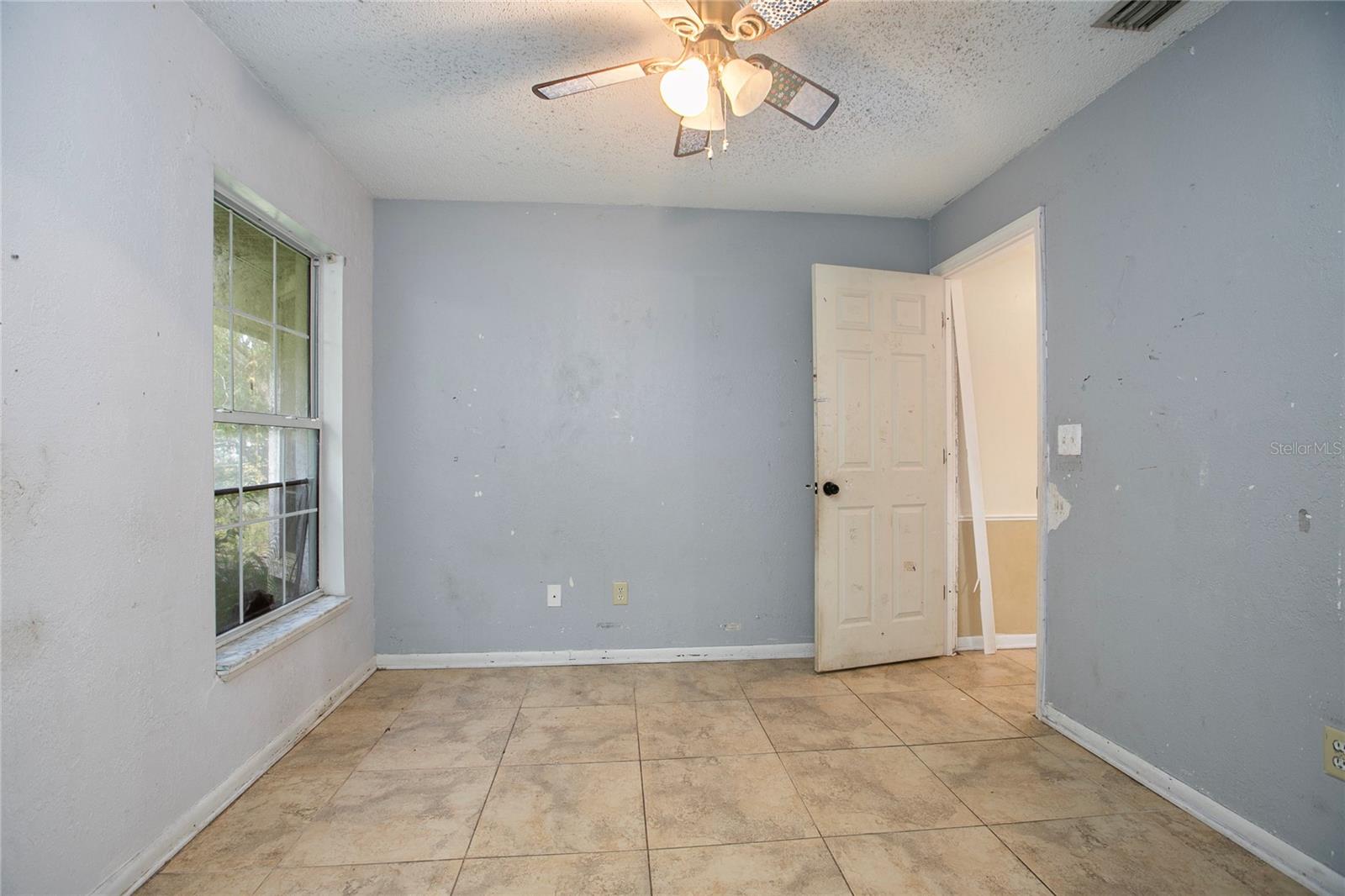 DELTONA LAKES UNIT 33 - Residential