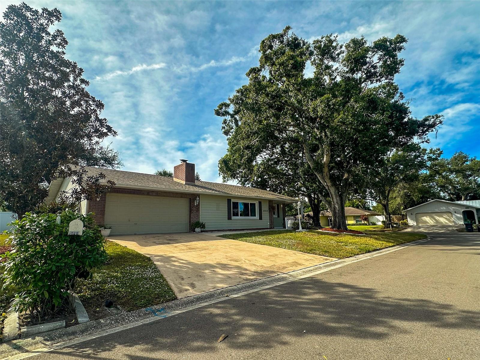 UNIVERSITY PINES - Residential