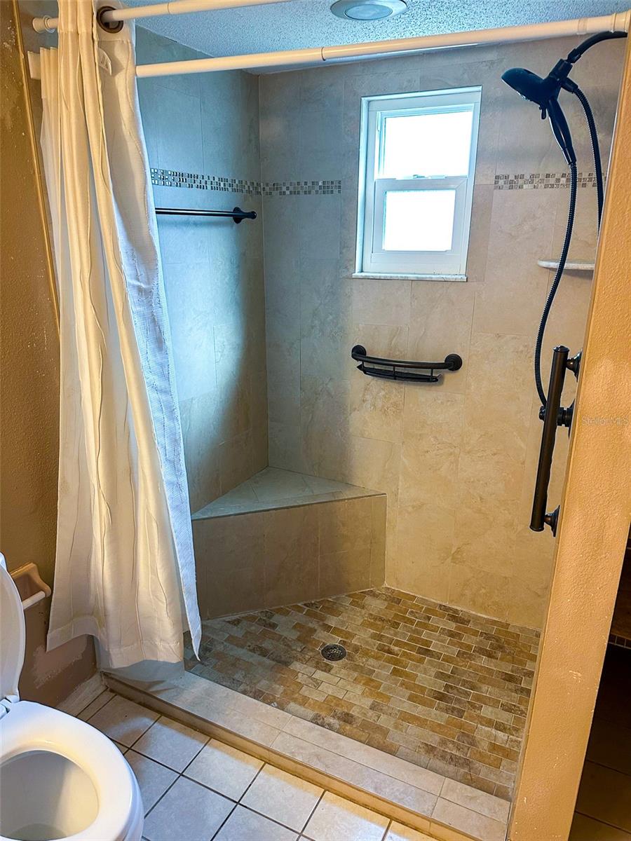 UNIVERSITY PINES - Residential