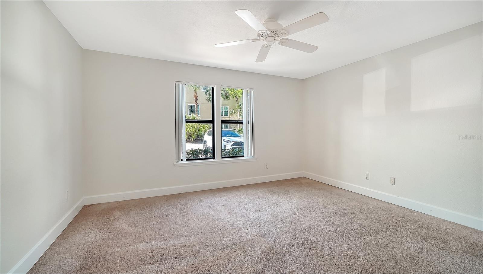 VINTAGE GRAND - Residential