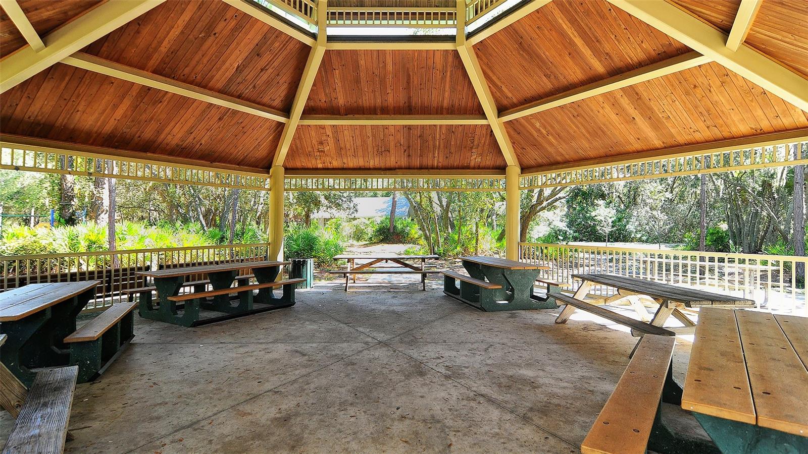 VINTAGE GRAND - Residential