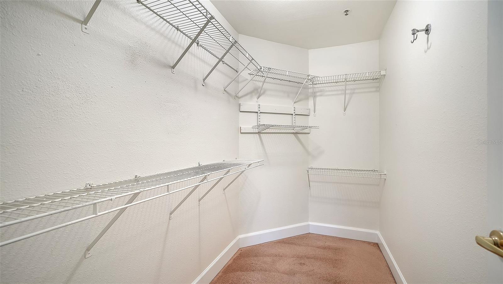 VINTAGE GRAND - Residential