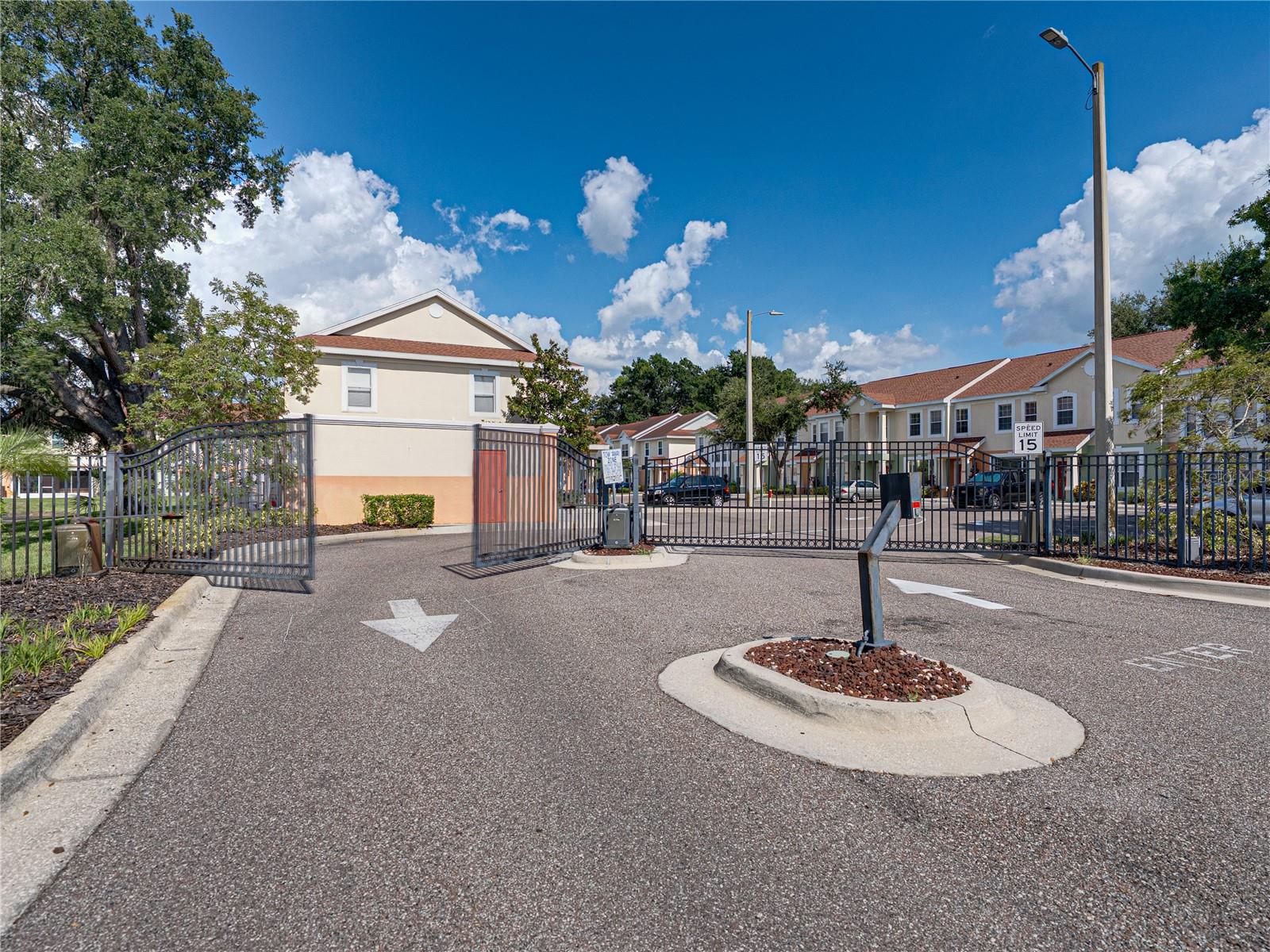 ALEXANDER WOODS TWNHMS - Residential