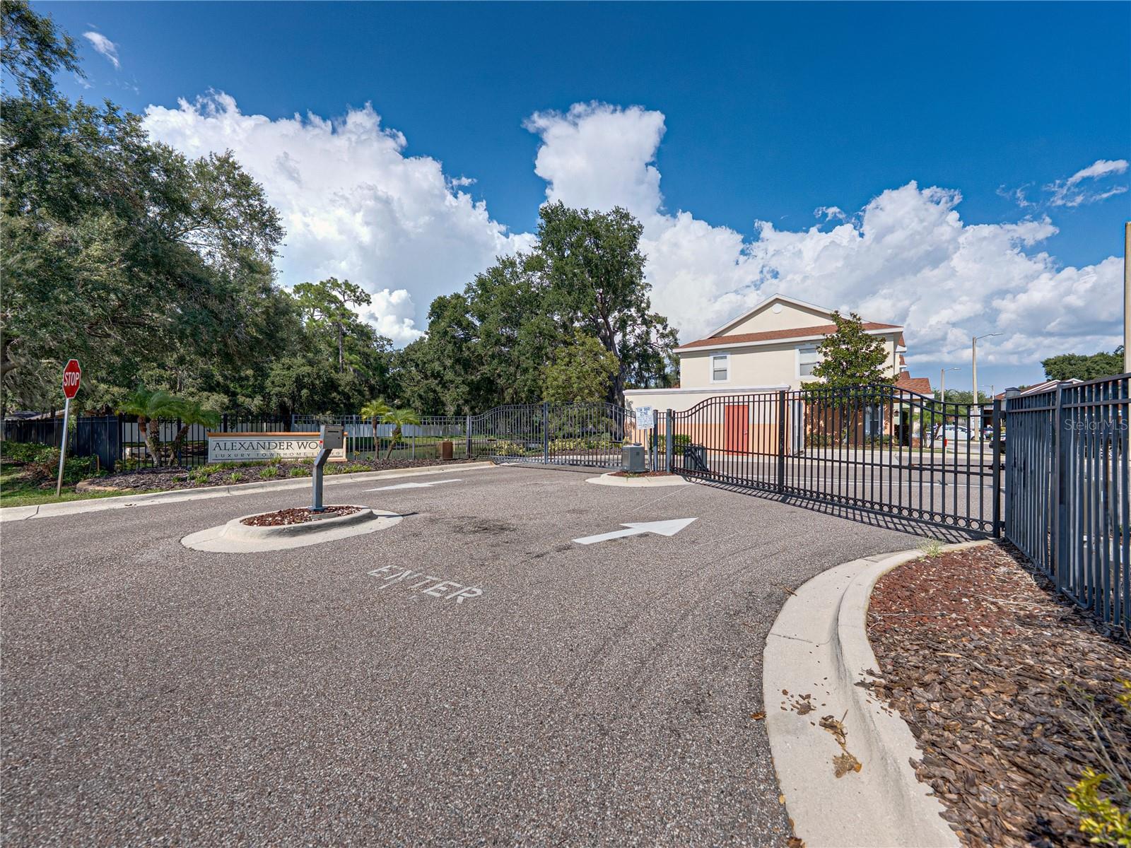 ALEXANDER WOODS TWNHMS - Residential