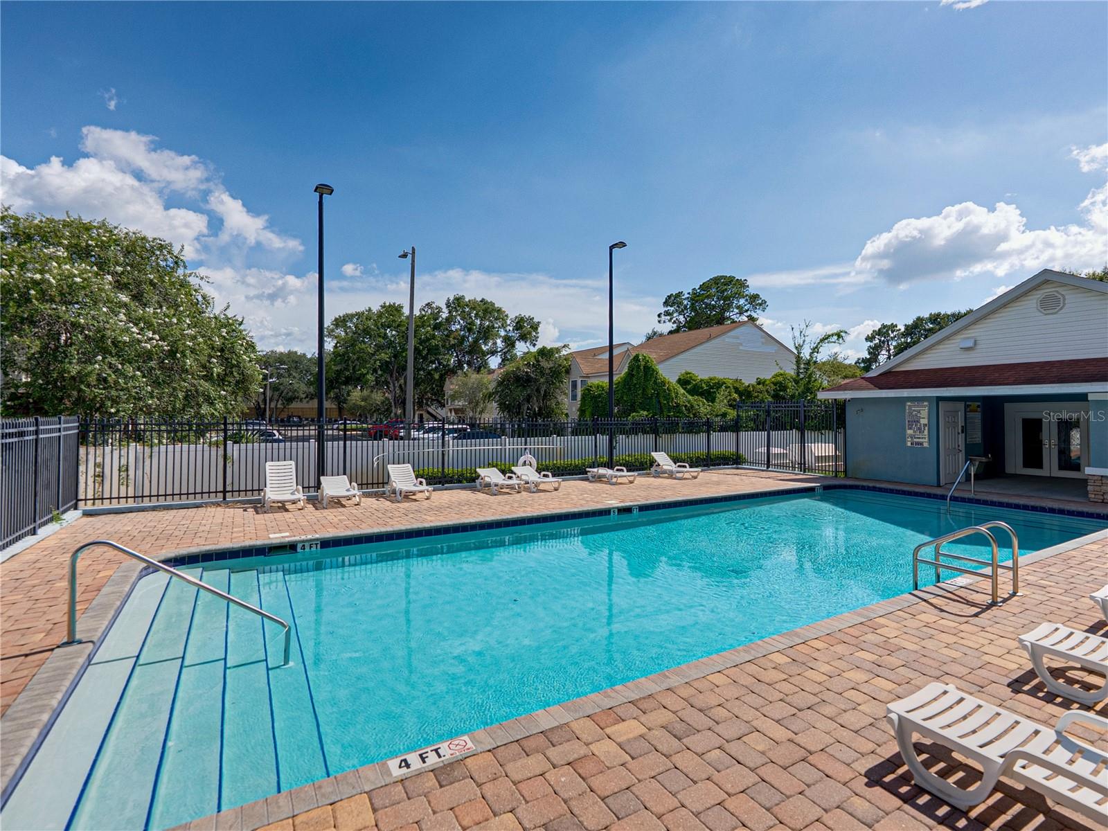 ALEXANDER WOODS TWNHMS - Residential