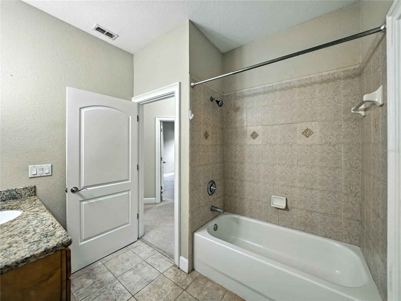 ALEXANDER WOODS TWNHMS - Residential