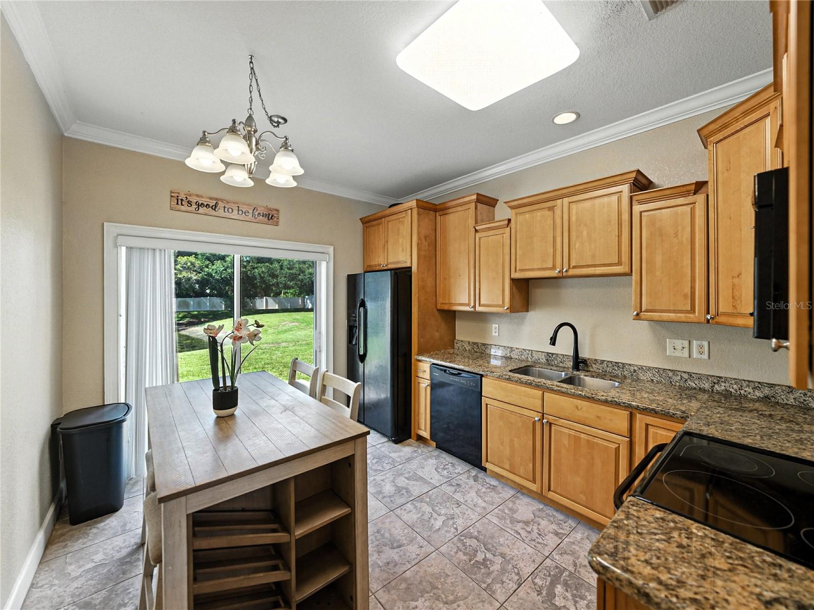 ALEXANDER WOODS TWNHMS - Residential