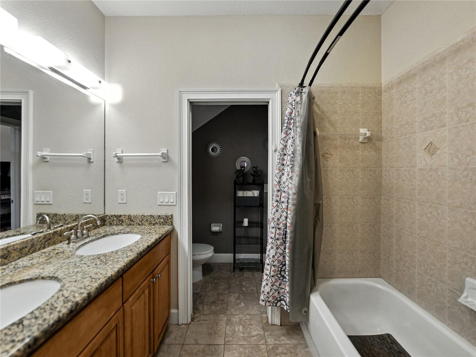 ALEXANDER WOODS TWNHMS - Residential