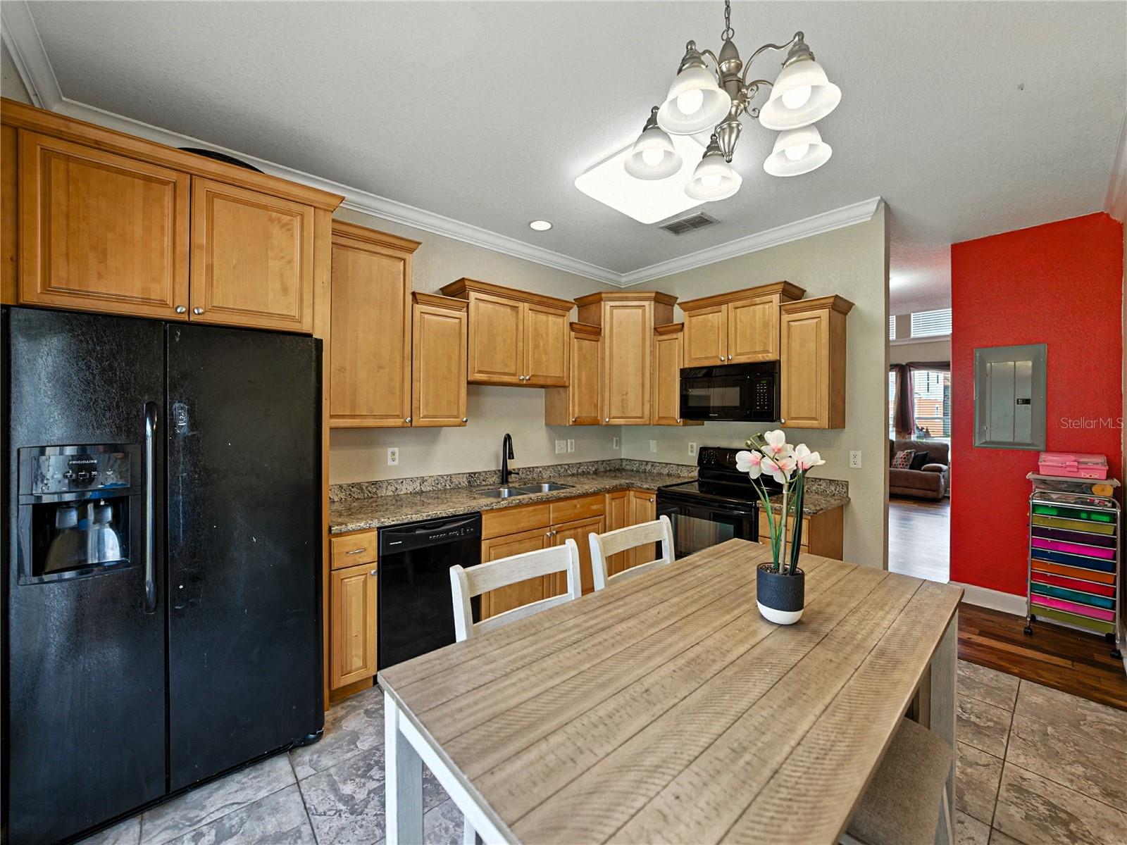 ALEXANDER WOODS TWNHMS - Residential