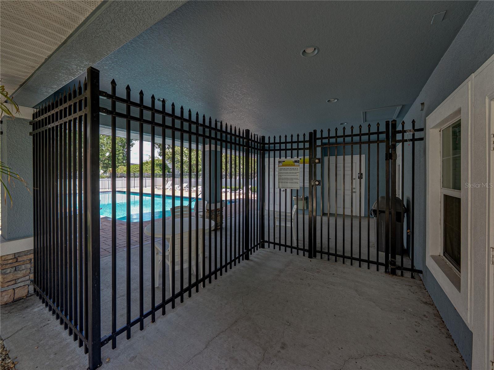 ALEXANDER WOODS TWNHMS - Residential