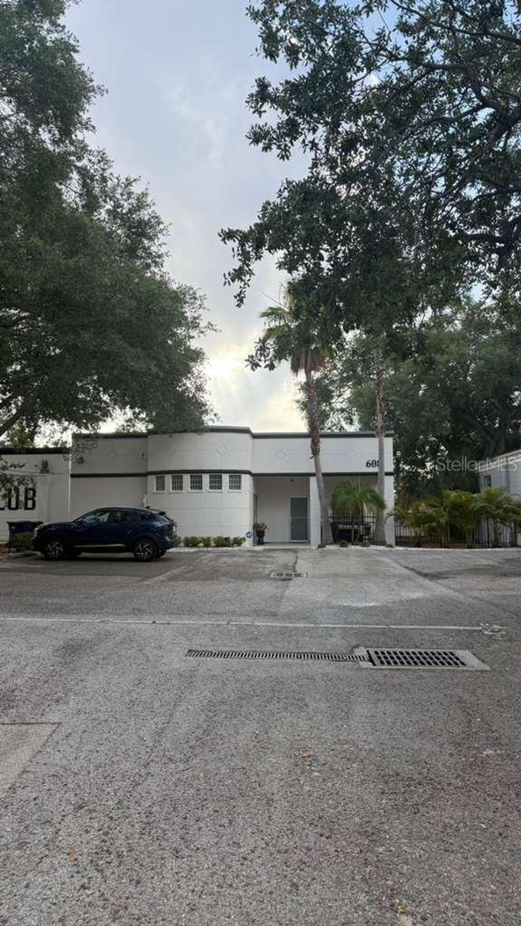 Photo of 608 S Tampania Avenue, Tampa, FL 33609 (MLS # A4694463)