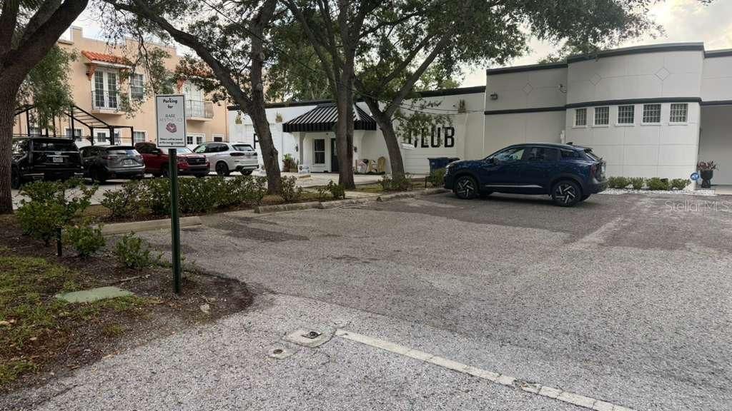 Photo of 608 S Tampania Avenue, Tampa, FL 33609 (MLS # A4694463)