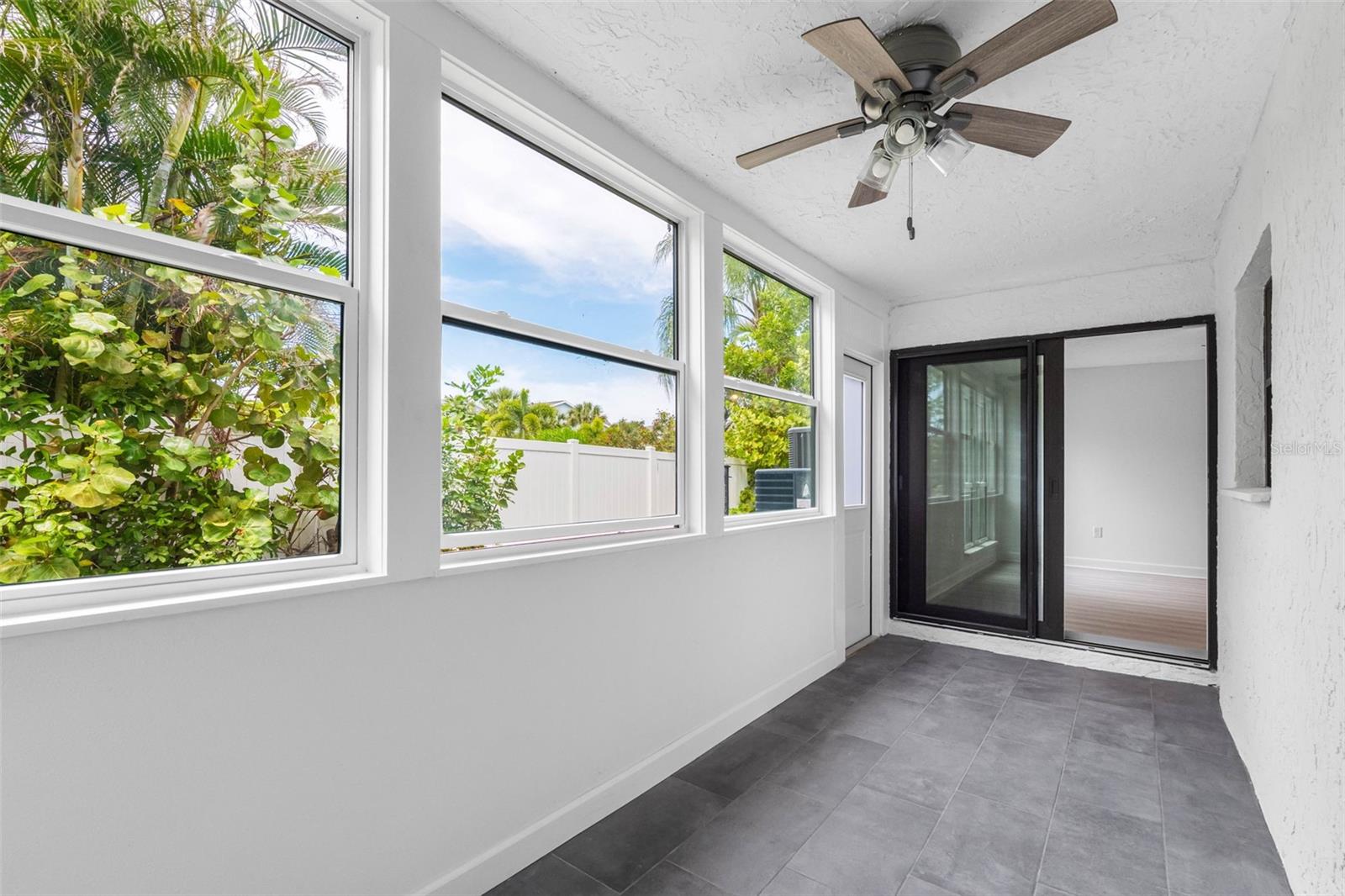 WINDRUSH COVE PH 1 CONDO - Residential