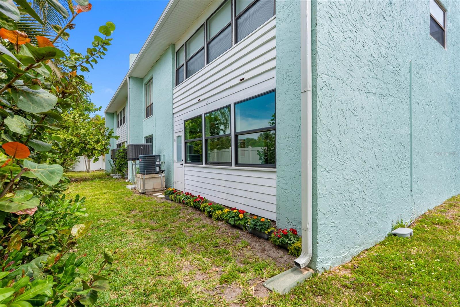 WINDRUSH COVE PH 1 CONDO - Residential