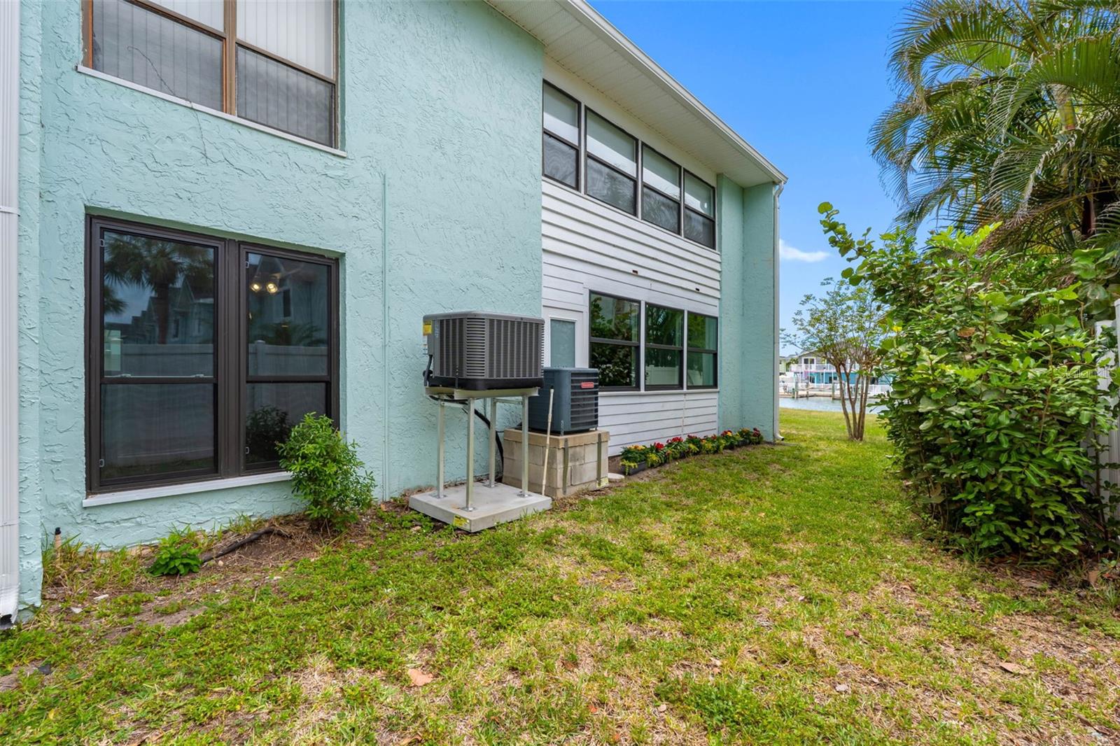 WINDRUSH COVE PH 1 CONDO - Residential