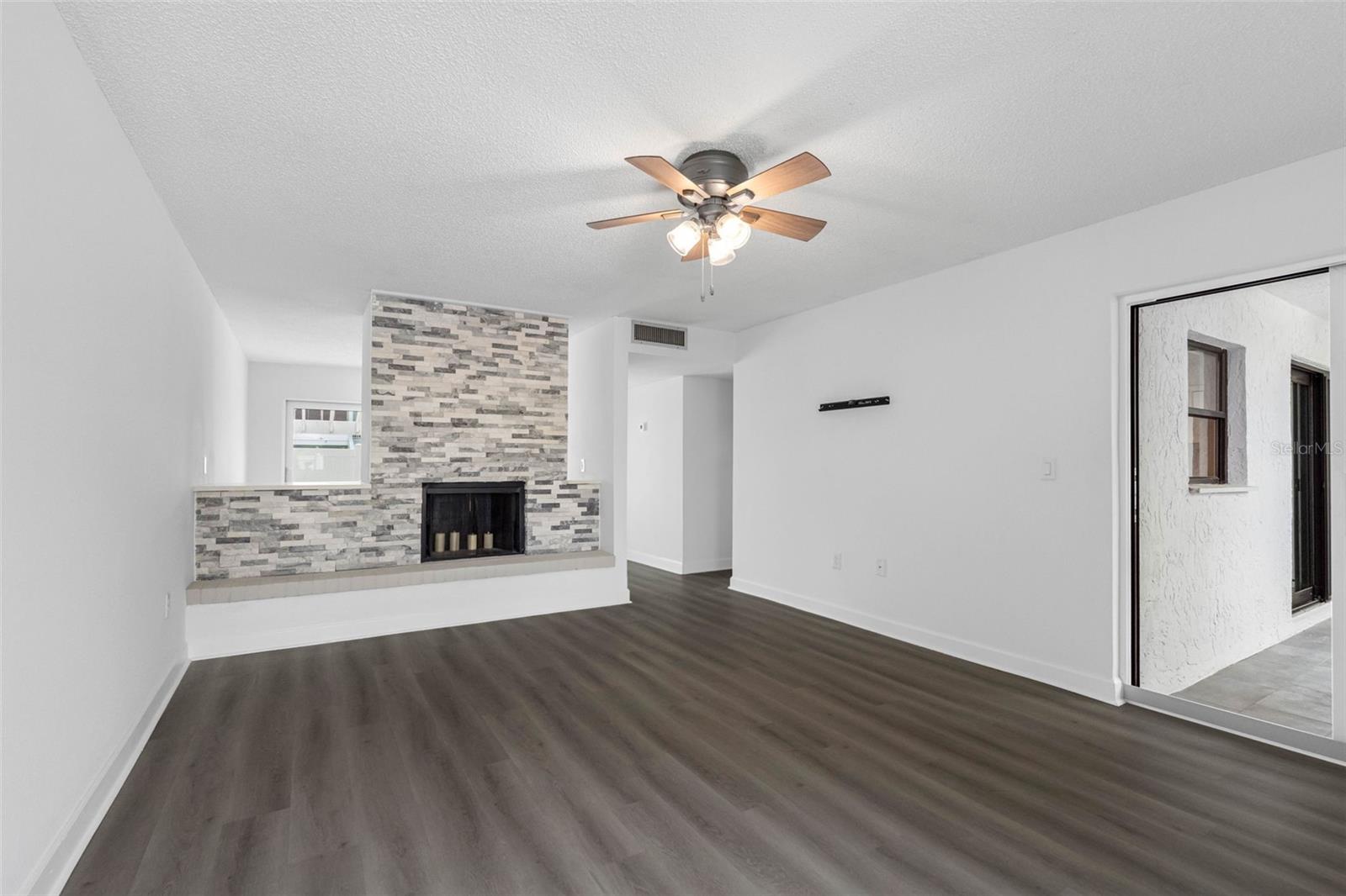 WINDRUSH COVE PH 1 CONDO - Residential