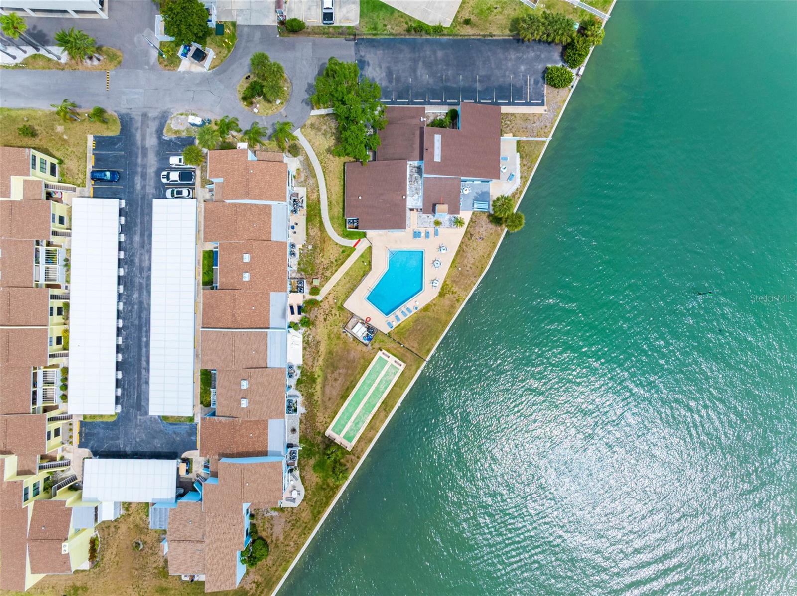 WINDRUSH COVE PH 1 CONDO - Residential