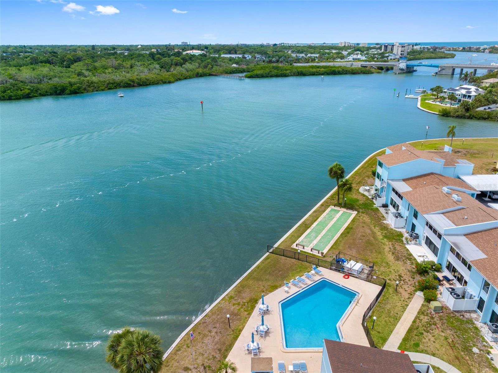 WINDRUSH COVE PH 1 CONDO - Residential