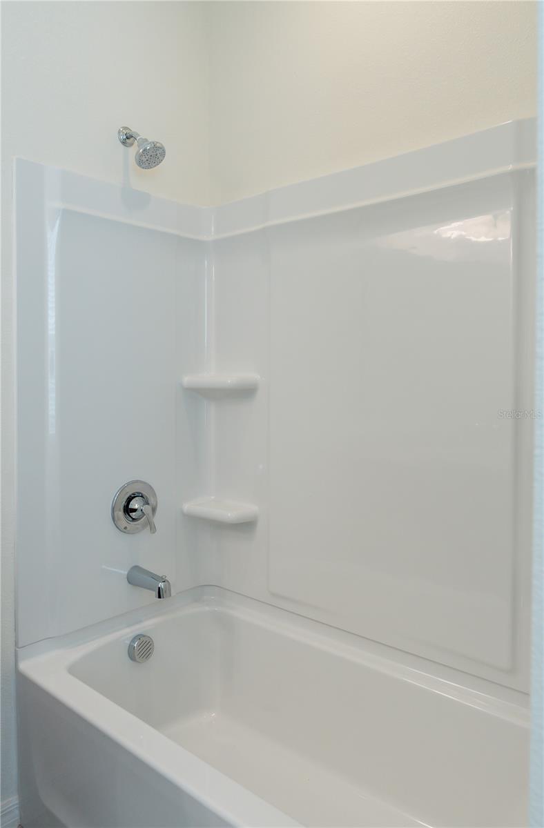 SILVER LAKE ESTATES - Residential Lease