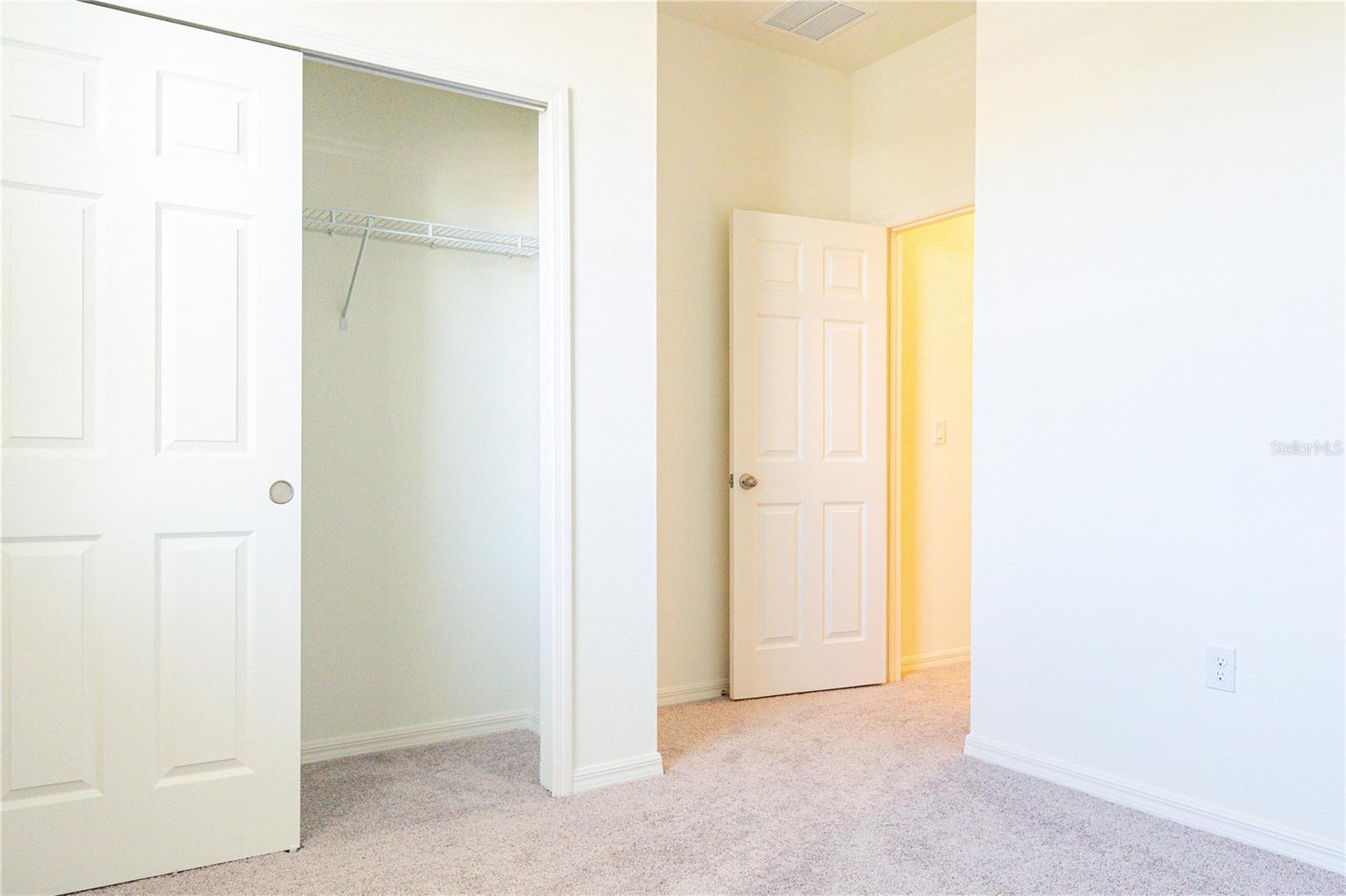 SILVER LAKE ESTATES - Residential Lease