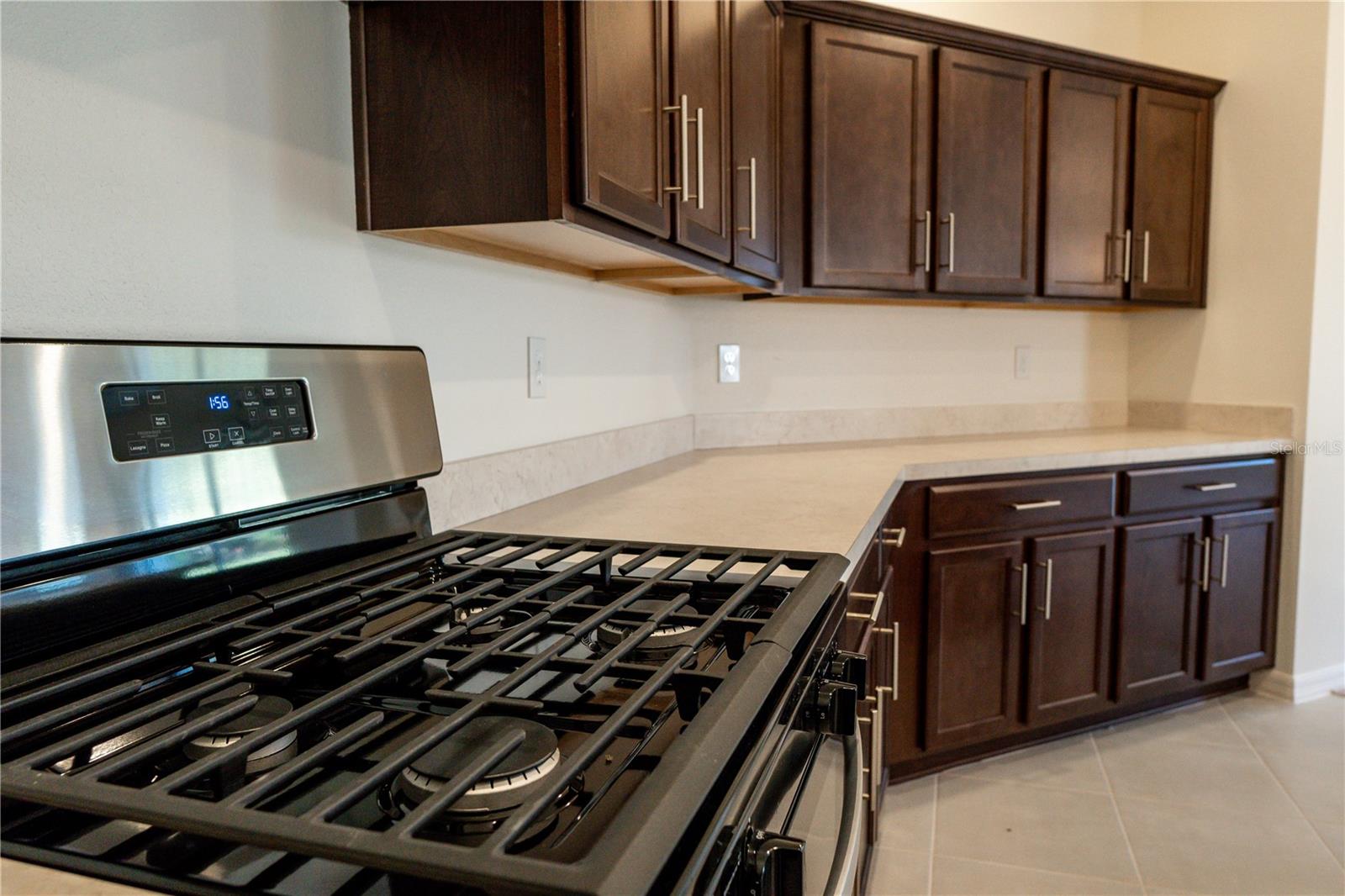 SILVER LAKE ESTATES - Residential Lease