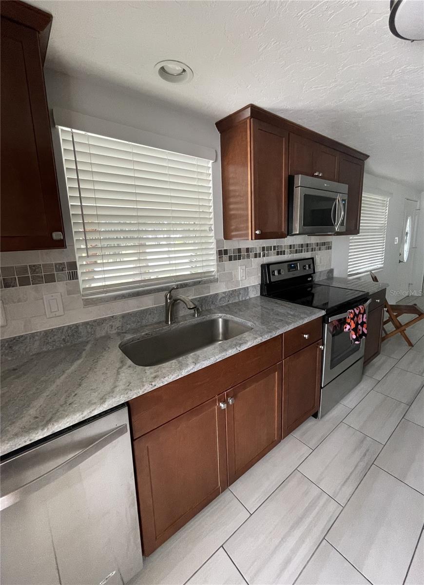 GULF GATE - Residential Lease