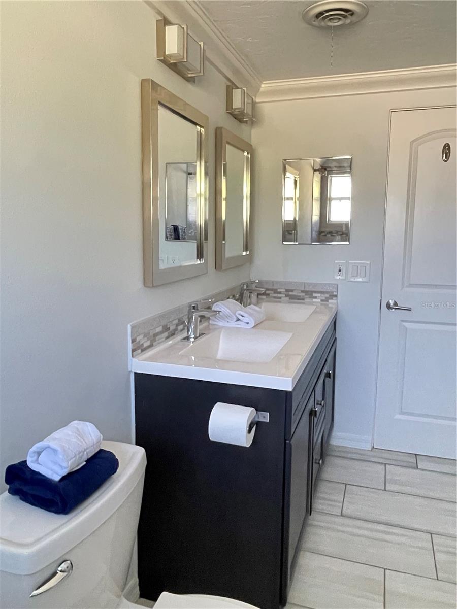 GULF GATE - Residential Lease