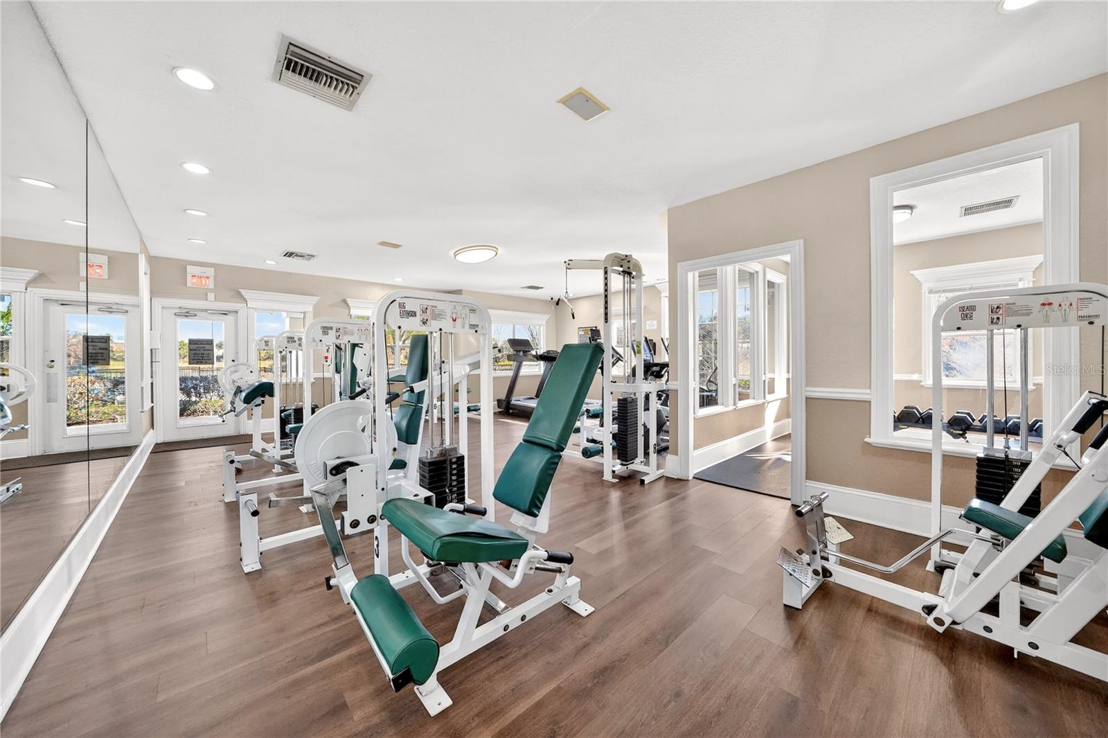 SANDLAKE PRIVATE RESIDENCES CONDO - Residential