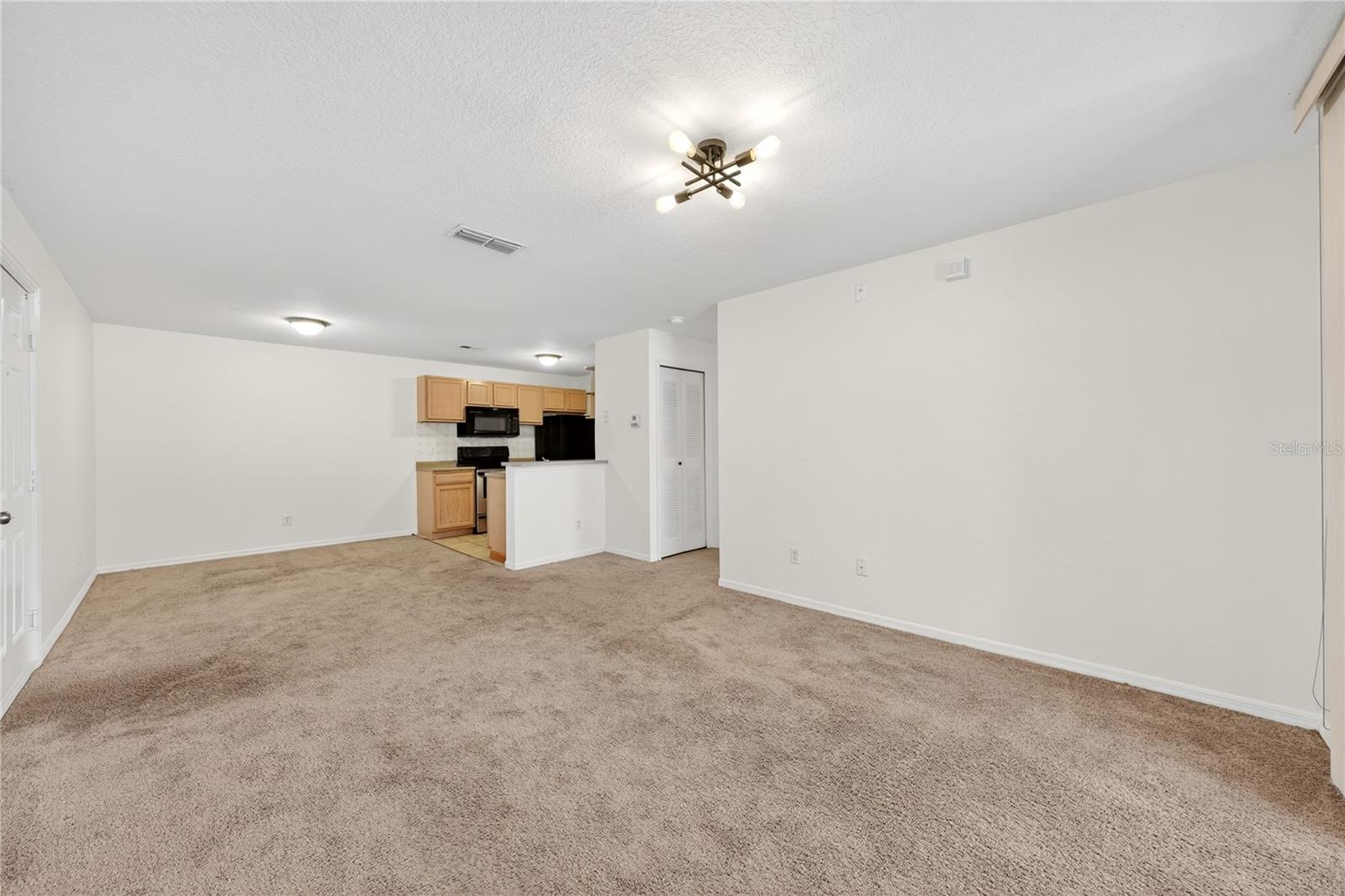 SANDLAKE PRIVATE RESIDENCES CONDO - Residential