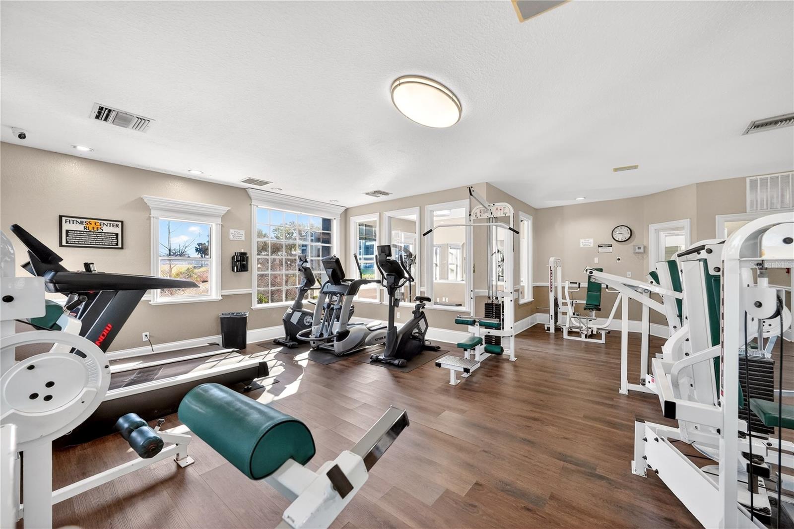 SANDLAKE PRIVATE RESIDENCES CONDO - Residential