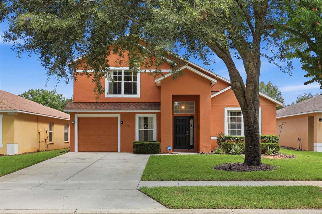Photo of 1332 Zureiq Court, Clermont, FL 34714 (MLS # G5116440)