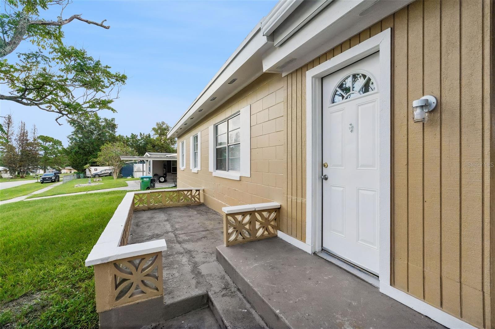 928 VIVIAN TERRACE
