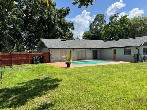 A home in WINTER HAVEN