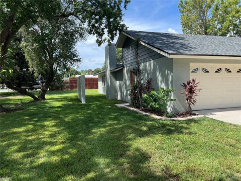 A home in WINTER HAVEN