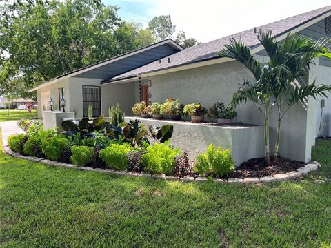 A home in WINTER HAVEN