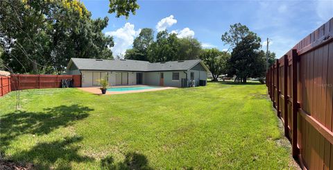 A home in WINTER HAVEN