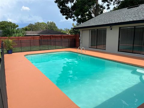 A home in WINTER HAVEN