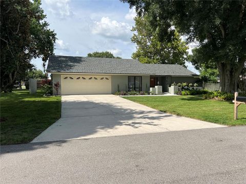 A home in WINTER HAVEN