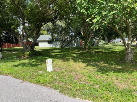 A home in WINTER HAVEN