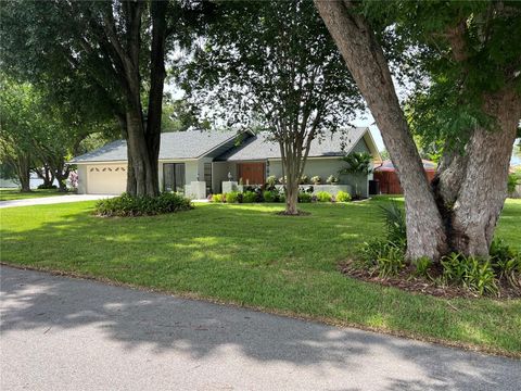 A home in WINTER HAVEN