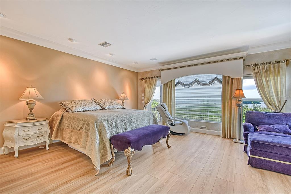 QUEENS HARBOUR - Residential