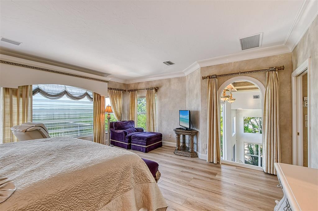 QUEENS HARBOUR - Residential