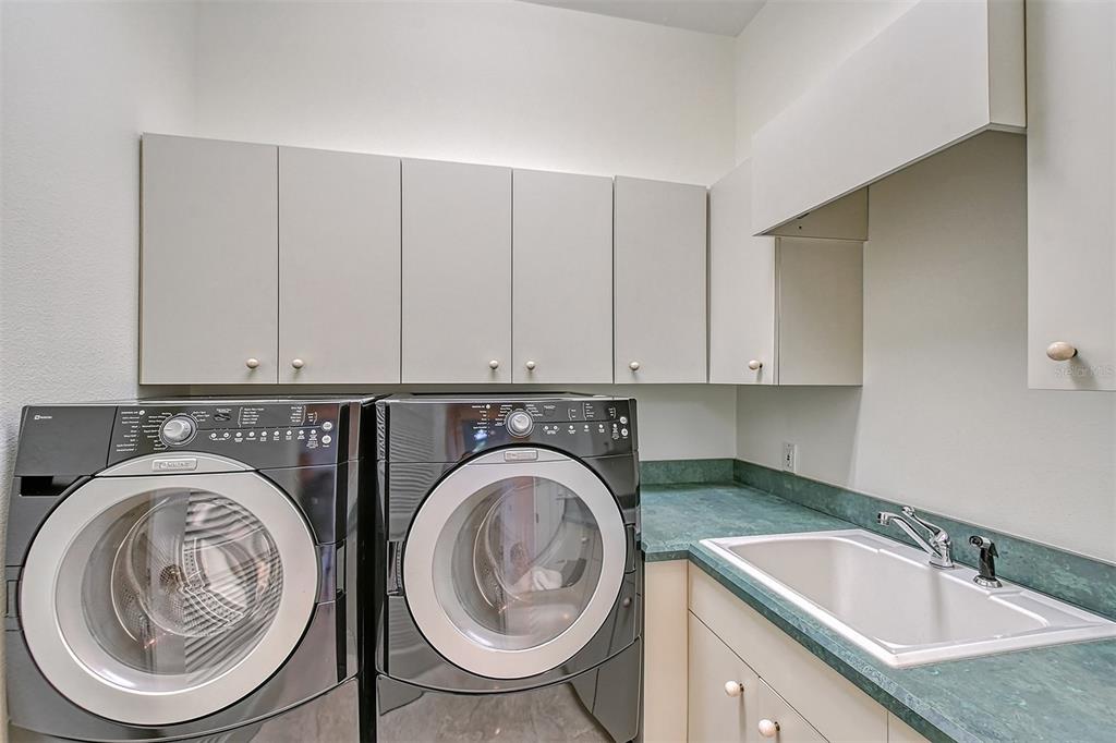 QUEENS HARBOUR - Residential