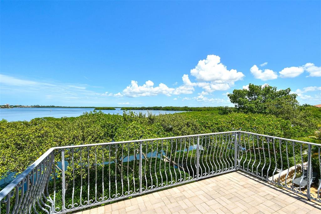 QUEENS HARBOUR - Residential