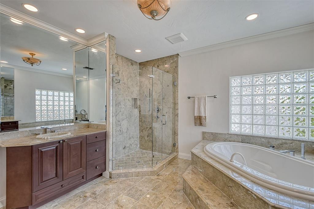 QUEENS HARBOUR - Residential