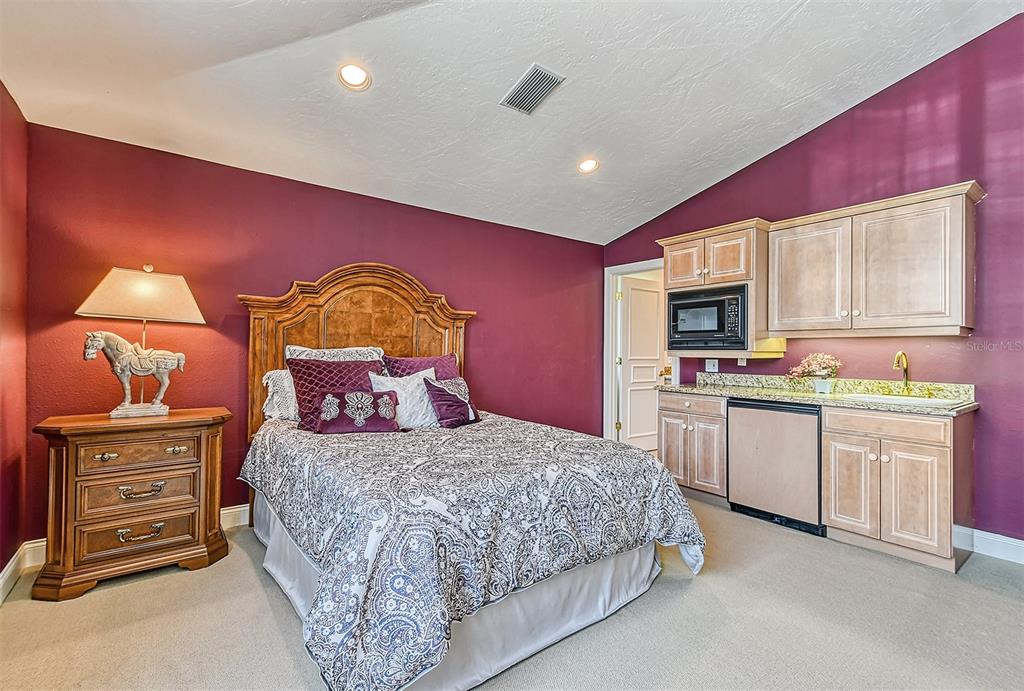 QUEENS HARBOUR - Residential